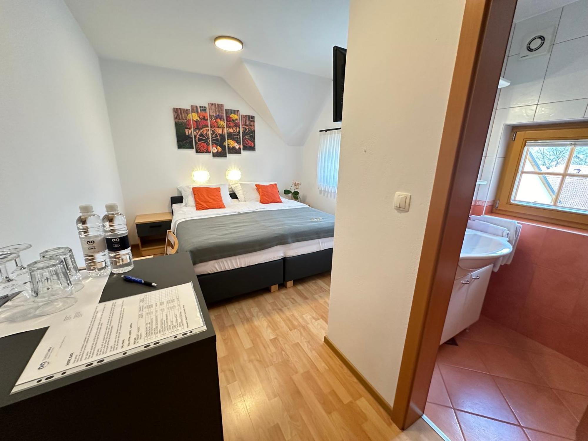 Boutique Hotel Loka Шкофья-Лока Экстерьер фото
